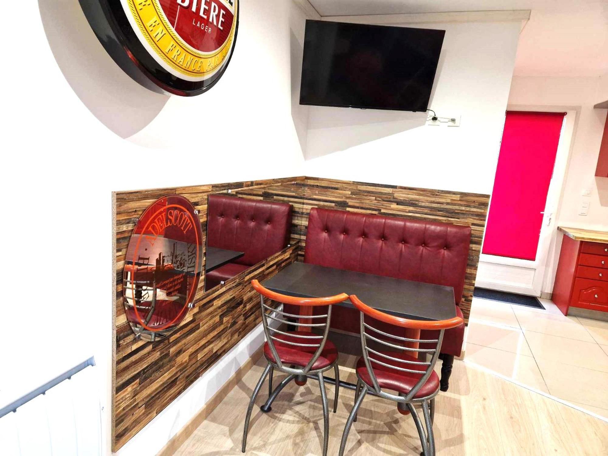 03 - Joli Studio Traversant Situe Au Rdc Avec 2 Lits, Tout Equipe Pour 1, 2 Ou 3 Personnes Maximum, Entree Independante Donnant Sur Parking Dont Une Place Est Reservee Devant La Porte, Grand Fourgon Possible Et Petit Jardin Sur L'Arriere Comme Une Ma Razac-sur-l'Isle Exterior photo